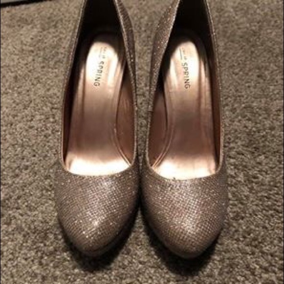 Spring Sparkly Gold Heels - Picture 2 of 2